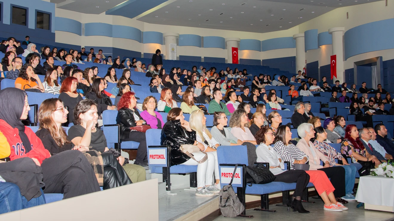 Selçuk Üniversitesinde Oryantasyon ve Erasmus+ Öğrenci Değişim Programı Bilgilendirme Toplantısı düzenlendi